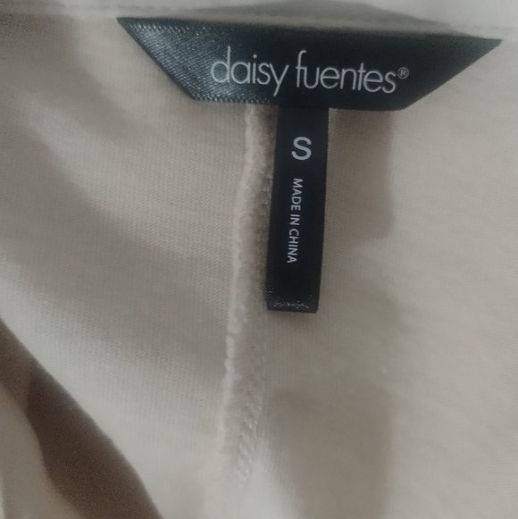 Daisy Fuentes Cream Top‎ - Picture 4 of 4